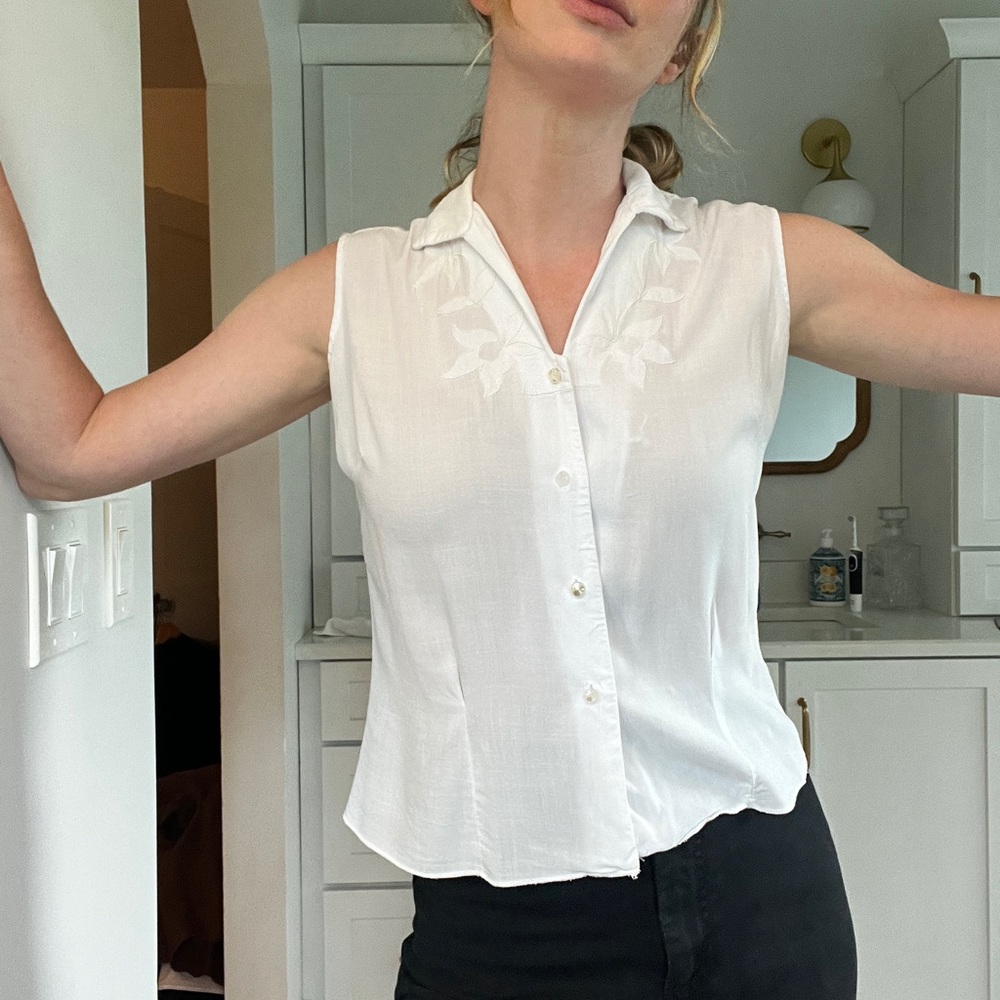 Vintage White Sleeveless Button Down Shirt